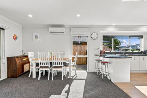 Photo of property in 11 Oaklands Drive, Cambridge, 3434