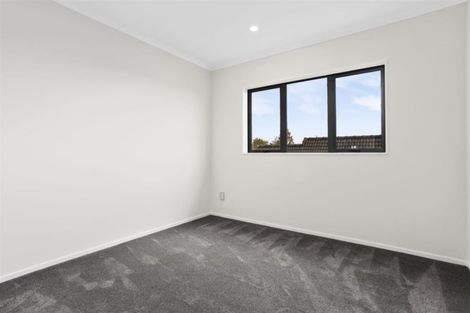 Photo of property in 4225b Great North Road, Glendene, Auckland, 0602