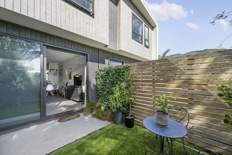 Photo of property in 4c Ferry Road, Days Bay, Lower Hutt, 5013