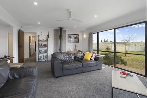 Photo of property in 46 Barnhill Crescent, Pahurehure, Papakura, 2113