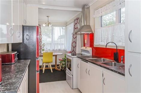 Photo of property in 1/23 Merton Avenue, Glenfield, Auckland, 0627