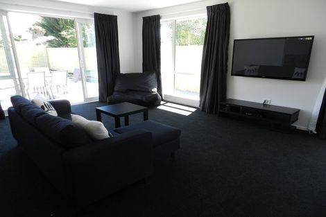Photo of property in 92 Palmers Road, New Brighton, Christchurch, 8083