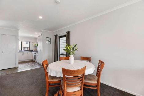 Photo of property in 6 Awhenga Place, Weymouth, Auckland, 2103