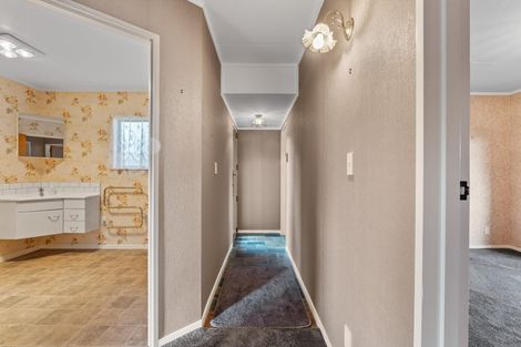 Photo of property in 16 Warwick Place, Springvale, Whanganui, 4501