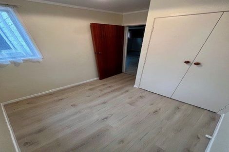 Photo of property in 27 Halberg Street, Glenfield, Auckland, 0629