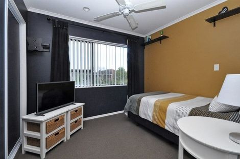 Photo of property in 1/20 Seneca Court, Golflands, Auckland, 2013