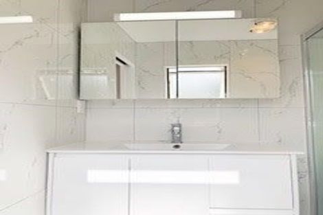 Photo of property in 121 West Harbour Drive, West Harbour, Auckland, 0618