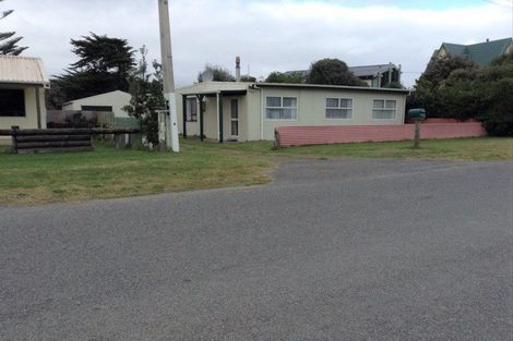 Photo of property in 5 Tawhiti Street, Hokio Beach, Levin, 5571