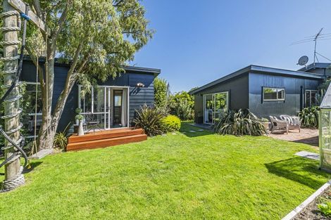 Photo of property in 11 Swindells Road, Waikuku Beach, 7473