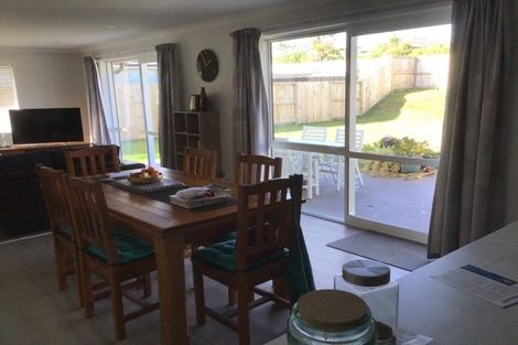 Photo of property in 38 Charlotte Drive, Omokoroa, 3114