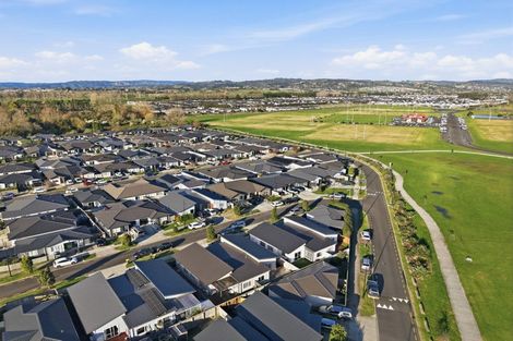 Photo of property in 9 Mokopapa Street, Takanini, 2112