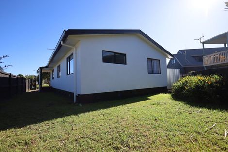 Photo of property in 9b Hayley Grove, Papamoa Beach, Papamoa, 3118