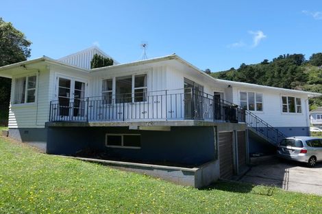 Photo of property in 113 Parkvale Road, Karori, Wellington, 6012