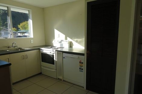 Photo of property in 1/56 Gemstone Drive, Birchville, Upper Hutt, 5018