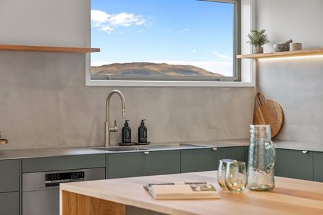 Photo of property in 33 Tomtit Crescent, Lake Hawea, 9382