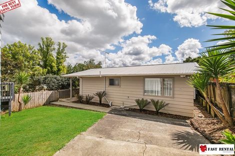 Photo of property in 2 Datura Place, Sunnynook, Auckland, 0620