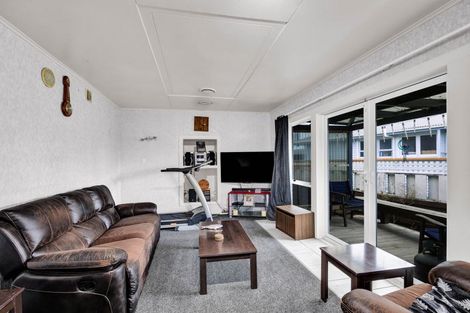 Photo of property in 55 Reid Avenue, Hawera, 4610