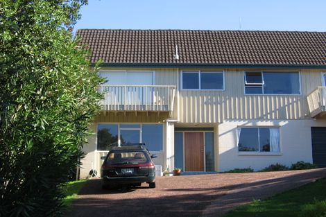 Photo of property in 17 Coromandel Crescent, Mairangi Bay, Auckland, 0630