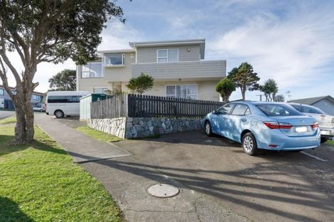 Photo of property in 7/32 Akaroa Drive, Maupuia, Wellington, 6022