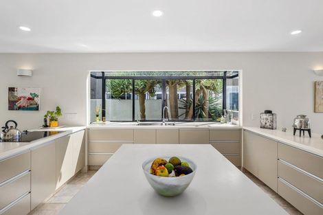 Photo of property in 2/15 Craig Road, Milford, Auckland, 0620