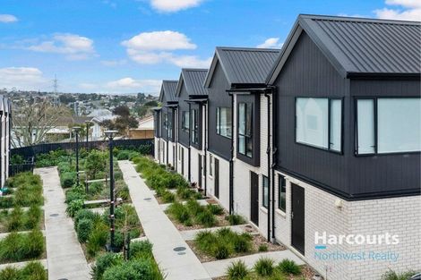 Photo of property in 5 Wharara Lane, Massey, Auckland, 0614