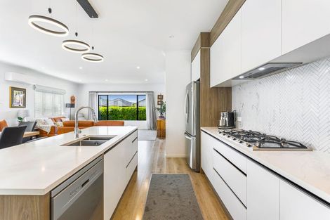 Photo of property in 54 Fruitlands Road, Kumeu, 0810