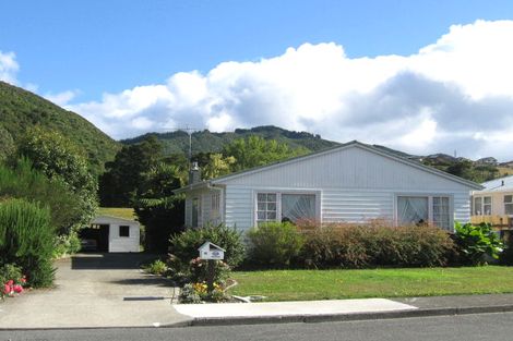 Photo of property in 85 Holdsworth Avenue, Trentham, Upper Hutt, 5018