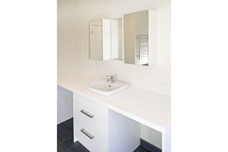 Photo of property in 8 Falconer Rise, Jacks Point, Queenstown, 9371