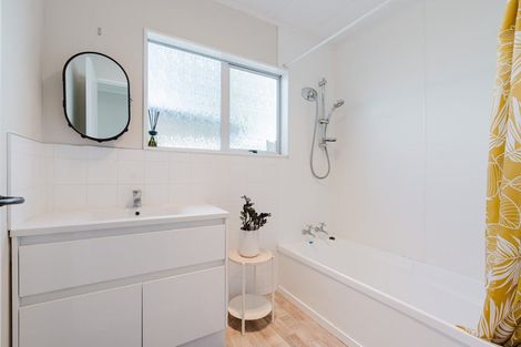 Photo of property in 4 Beadle Place, St Andrews, Hamilton, 3200