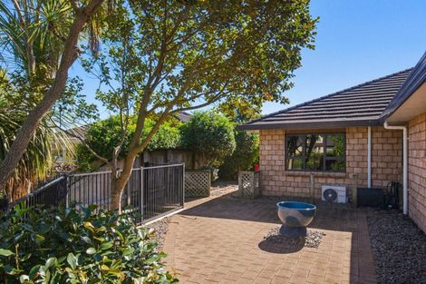 Photo of property in 14 Consort Close, Paraparaumu Beach, Paraparaumu, 5032