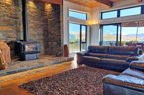 Photo of property in 16 Mistake Drive, Lake Tekapo, 7999