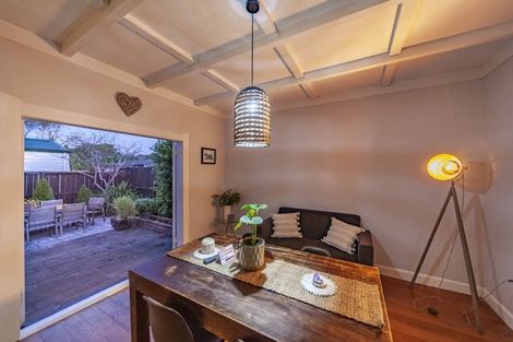 Photo of property in 15 Taradale Road, Marewa, Napier, 4110