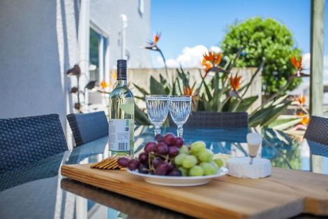 Photo of property in 4 Marlin Drive, Coastlands, Whakatane, 3120