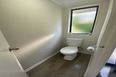 Photo of property in 2/14 Thalia Place, Totara Vale, Auckland, 0629