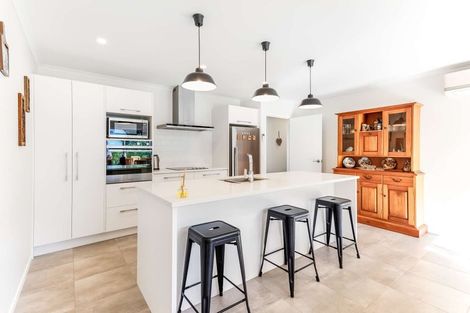 Photo of property in 17 Alf Simpson Drive, Whitianga, 3510