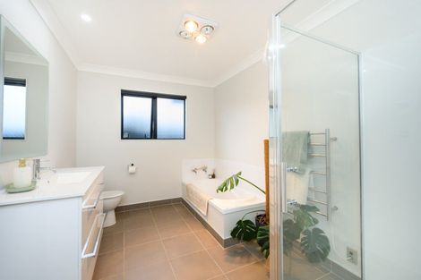 Photo of property in 24 Branigan Parade, Kelvin Grove, Palmerston North, 4414