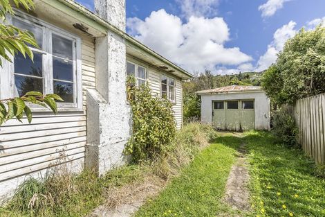 Photo of property in 19 Beauchamp Street, Tawa, Wellington, 5028