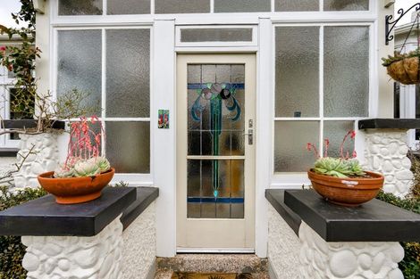 Photo of property in 35 Cameron Street, New Plymouth, 4310