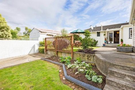 Photo of property in 6 Karaka Street, Hokowhitu, Palmerston North, 4410