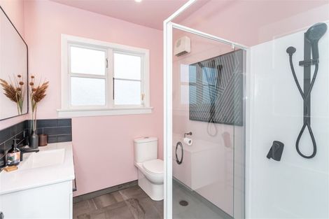 Photo of property in 24 Scotland Terrace, Green Island, Dunedin, 9018