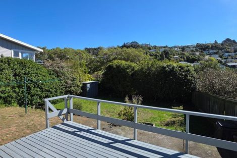 Photo of property in 11 Glanmire Road, Newlands, Wellington, 6037