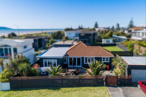 Photo of property in 1 Toru Road, Paraparaumu Beach, Paraparaumu, 5032