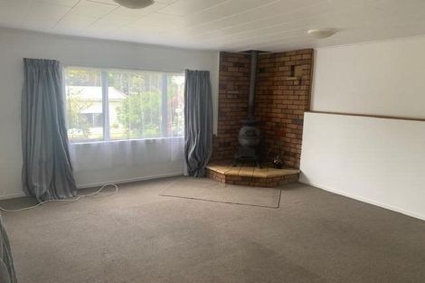 Photo of property in 727 Swanson Road, Swanson, Auckland, 0612