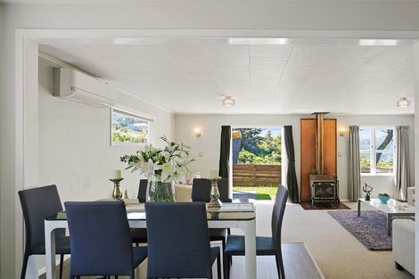 Photo of property in 120 Miromiro Road, Normandale, Lower Hutt, 5010