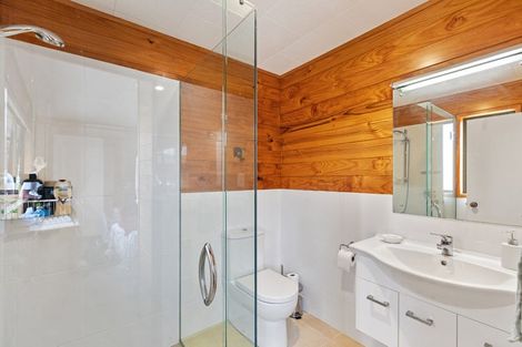 Photo of property in 76 Brick Bay Drive, Sandspit, Warkworth, 0982