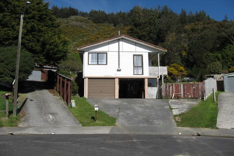 Photo of property in 10 Tuam Grove, Wainuiomata, Lower Hutt, 5014