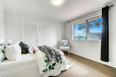 Photo of property in 24 Oakmont Place, Wattle Downs, Auckland, 2103