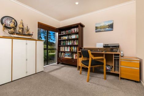 Photo of property in 13 Admirals Court Drive, Greenhithe, Auckland, 0632