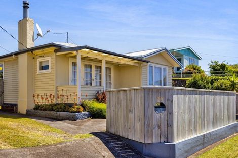 Photo of property in 77 Omata Road, Marfell, New Plymouth, 4310