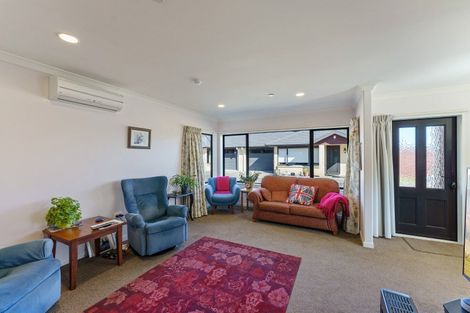Photo of property in 8 Ian Peter Way, Otaki, 5512